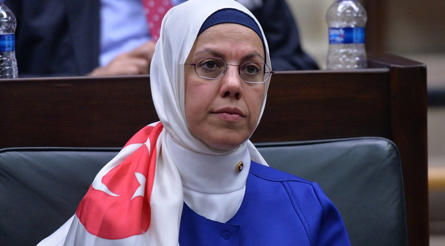 'Bugünü Erdoğan ilan etti' dedi ama... AKP'li Ravza Kavakcı Kan fena yakalandı!