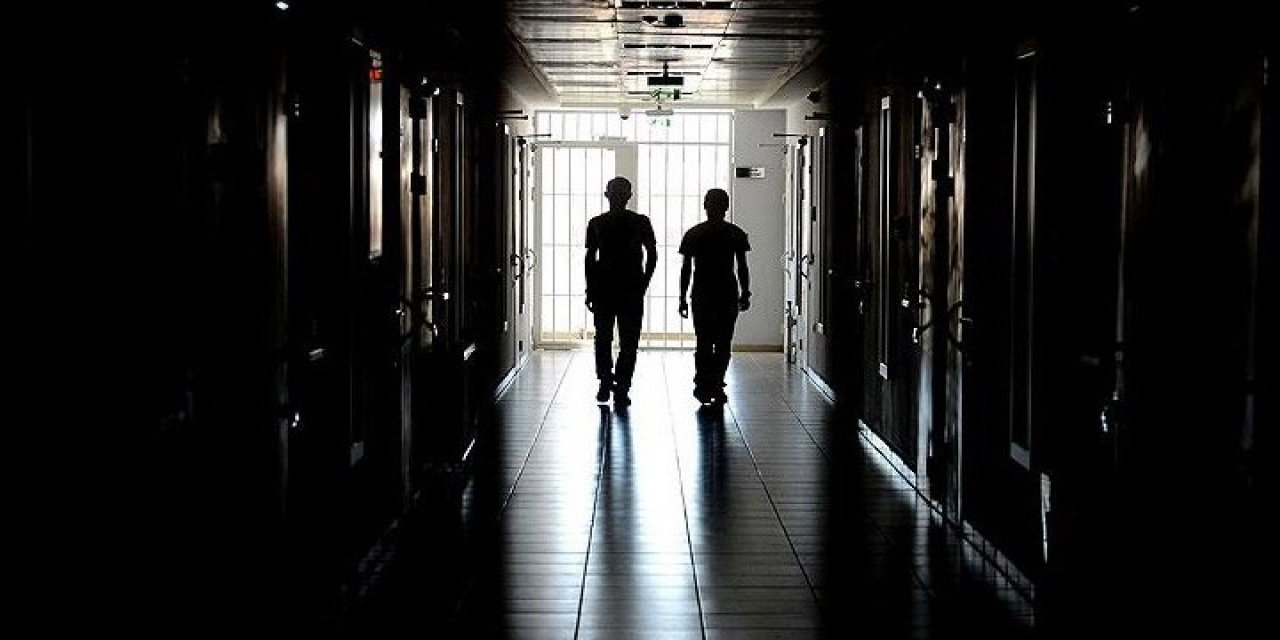 "Ranzalar doldu, tutuklular yerde yatırılıyor" Cezaevlerinin hali TİHEK raporlarıyla gün yüzüne çıktı!