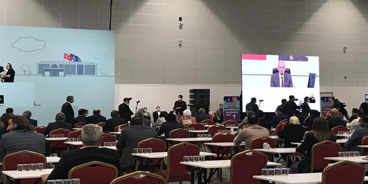 İBB Meclisi'nde protesto... İBB Meclis'i terk etti!