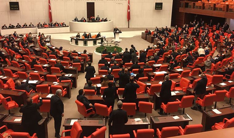 MHP gerekçe sordu, Saray İttifakı'nda kriz çıktı! AKP yaptığı düzenlemeyi geri çekince...