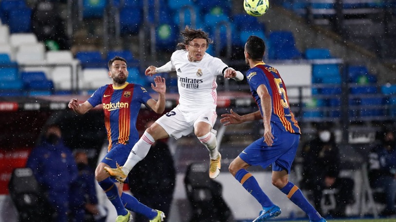 La Liga'da tarihi gecelerden biriydi... El Clasico'da kazanan Real Madrid oldu!