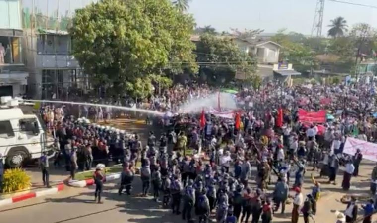 Darbe karşıtı gösterilerin bilançosu ağırlaşıyor! En az 80 kişi hayatını kaybetti