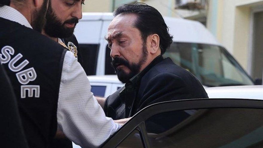 'Kedicik'leri paylaştı! İşte Adnan Oktar'ın cezaevindeki yeni imajı
