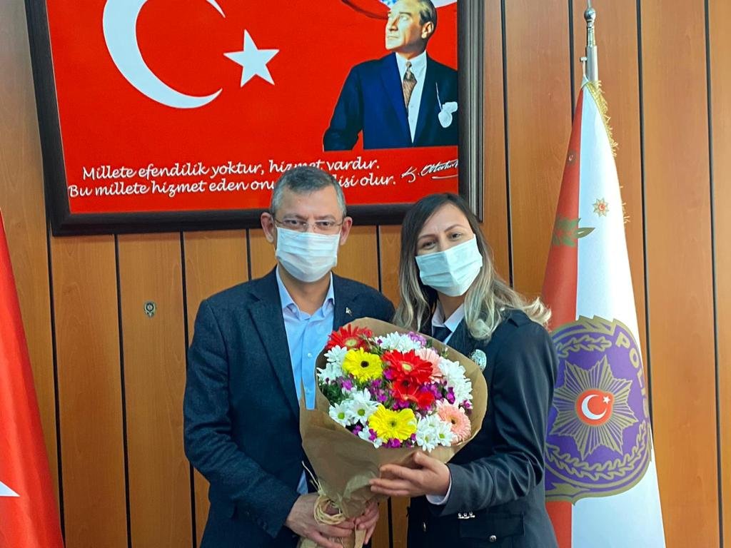 'Emeklisine de çalışanına da minnet duyuyoruz'  CHP'li Özgür Özel'den polislerin özlük hakkı için çağrı!