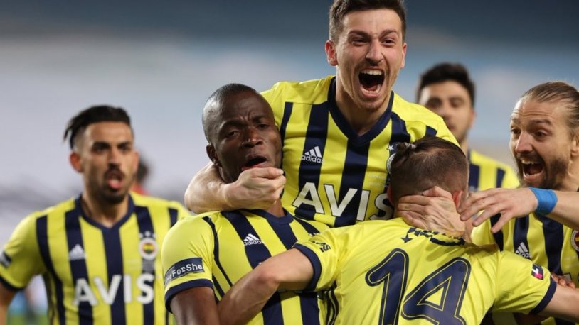 Fenerbahçe zirve takibinde! Gaziantep karşısında 3 puanı aldı