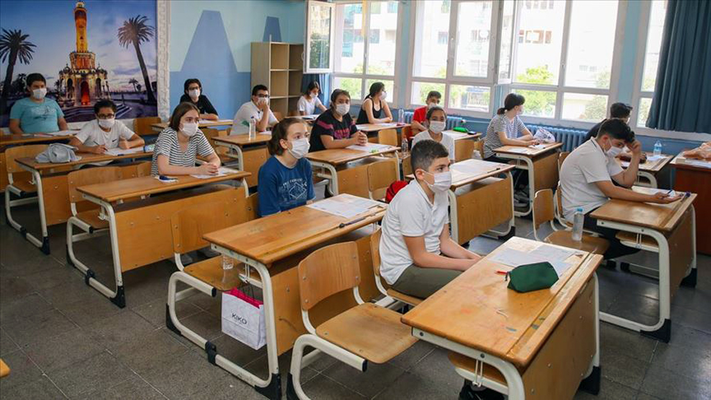 Fahrettin Koca'dan yüz yüze eğitim açıklaması! 'Fırsat eşitliğini sağlamak açısından...'