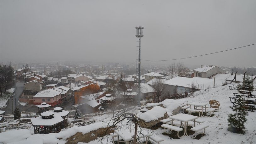 Kütahya'da kar kalınlığı 30 santimetreye ulaştı