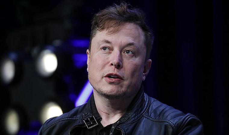 Elon Musk'tan dikkat çeken etiket! Kendini imparator ilan etti