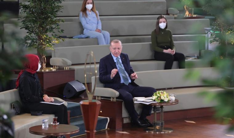 Erdoğan'dan gençlere 'diktatör' cevabı! 'Tayyip Erdoğan’a böyle bir ifadeyi kullanabilmek için...'