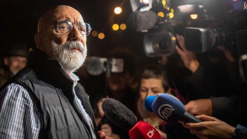 Ahmet Altan tahliye edildi... İşte cezaevi çıkışı ilk görüntüsü!