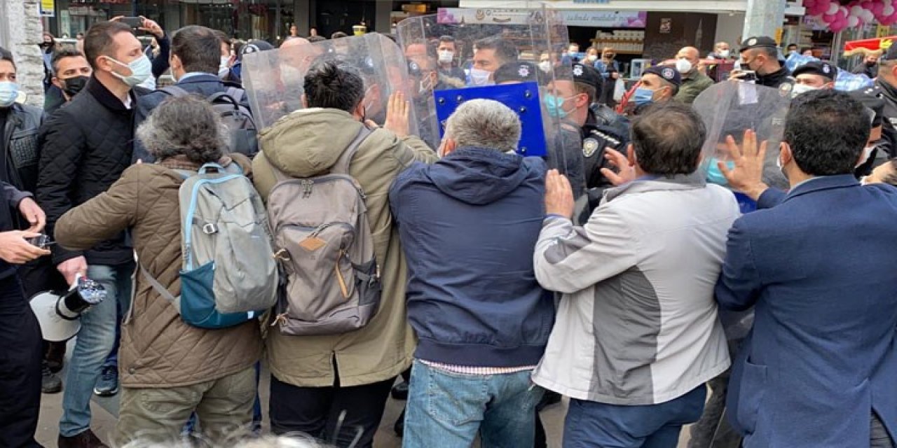 “Yaşam hakkımızdan vazgeçmiyoruz, ölümleri durdurun” demek için toplanmışlardı! Sağlık çalışanlarının çağrısına polisten sert müdahale!