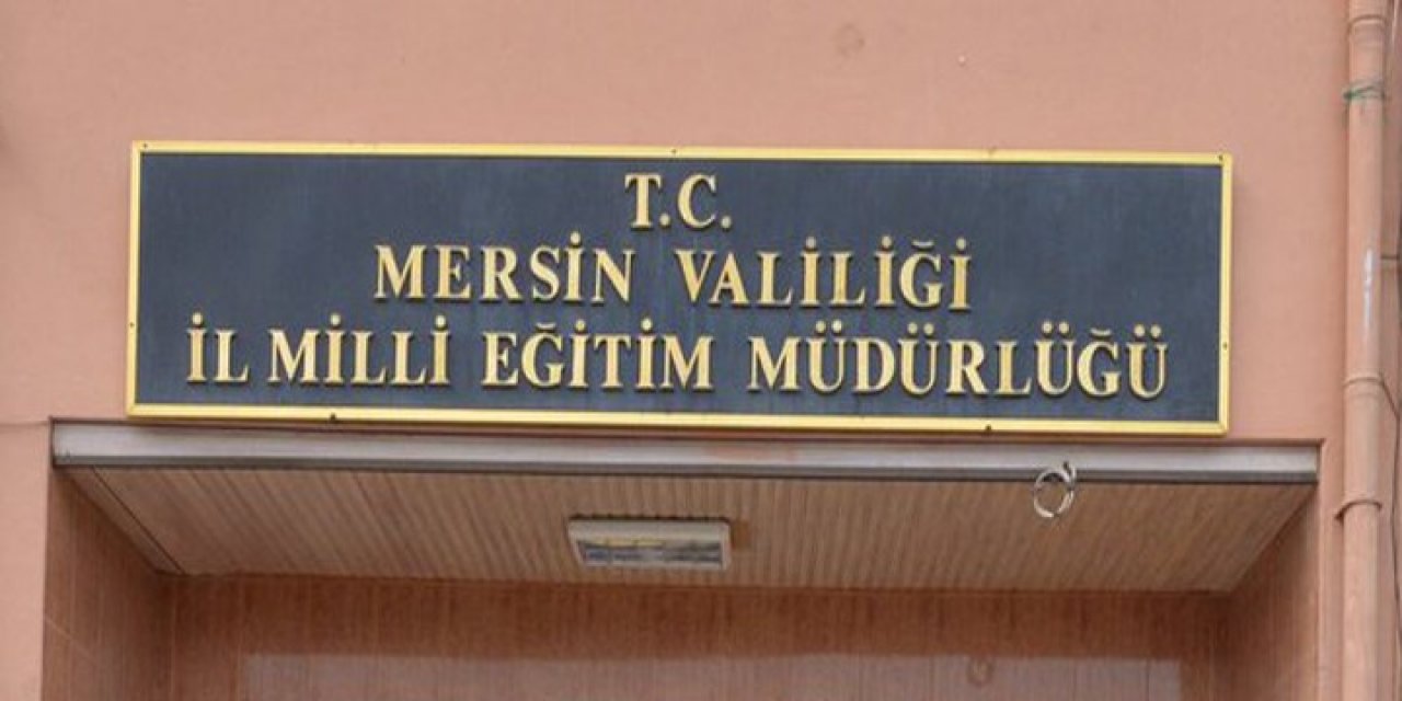 "Mini etek" giyen öğretmene şikayet!