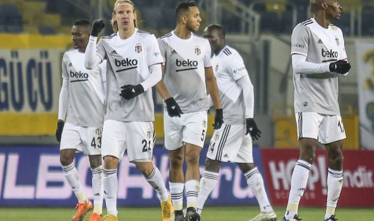 Liderlik takibindeki Beşiktaş'ın ilk 11'i belli oldu!