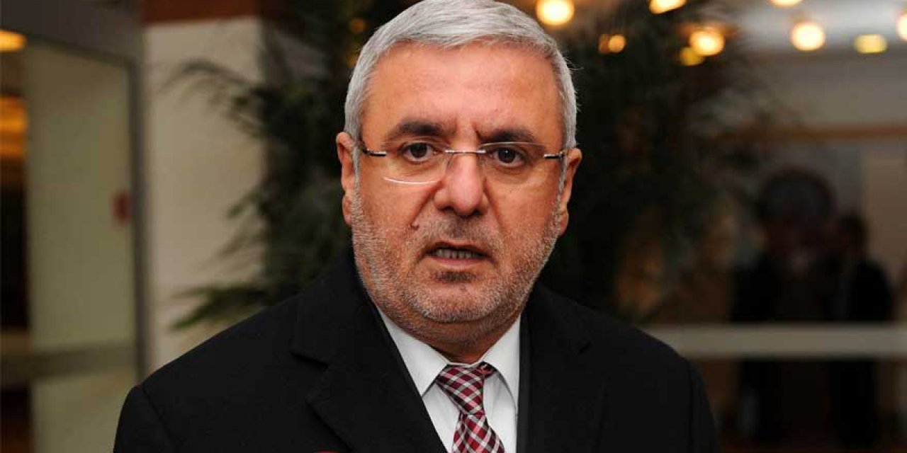 Muhalefeti eleştirmek istemişti ama... AKP'li Mehmet Metiner fena yakalandı!