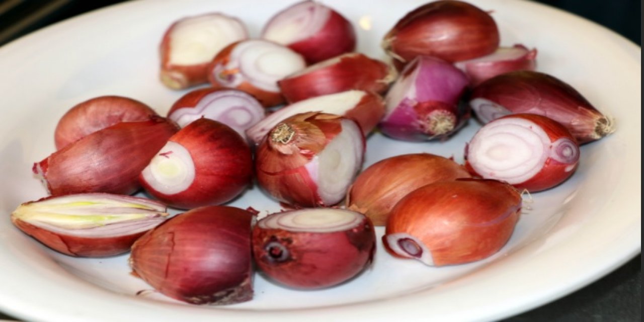 Koronayı akciğerden kovuyor... Kan basıncını düzenliyor...  Günde 2 bardak yetiyor! Koronavirüse "kırmızı soğan" etkisi!