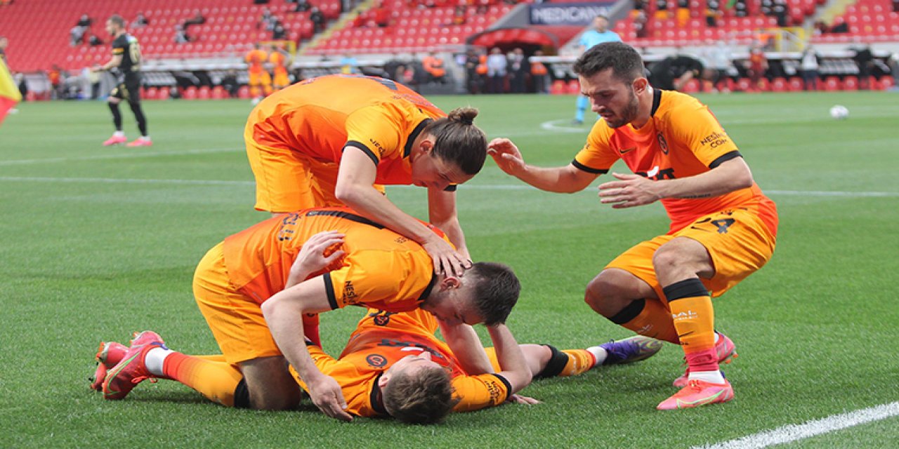 Galatasaray, İzmir'de Kerem'le hayat buldu!  3 golle 3 puanı aldı!