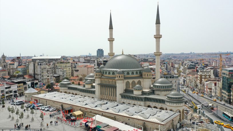 Temeli 4 yıl önce atıldı... Taksim Meydanı'na yapılan caminin ibadete açılacağı tarih belli oldu