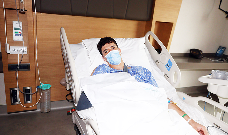 Antrenmanda sakatlık yaşamıştı... Altay Bayındır ameliyat oldu