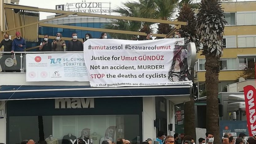 Acılı ailesi pankart açmıştı... Bisikletçi Umut Gündüz'ün ailesi gözaltına alındı