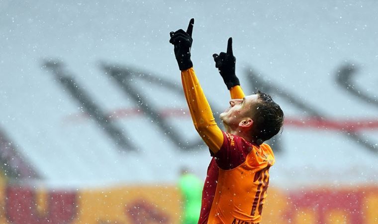 Göztepe'ye 3 gol attı... Galatasaraylı futbolcu topu evine götürdü!