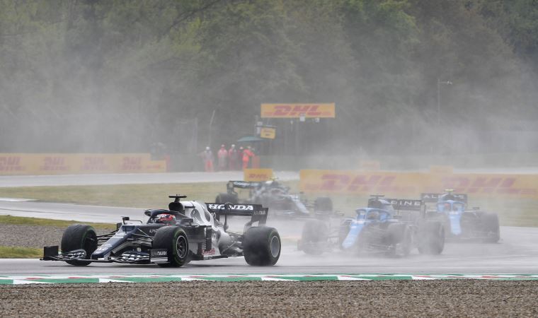 Nefes kesen mücadelede gülen taraf Max Verstappen oldu!