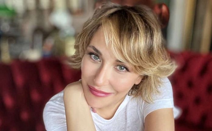 Sevenleri yeni bir dizi yapması yönünde çağrıda bulundu... Gülse Birsel'den hayranına jet yanıt! Ekrana dönecek mi?