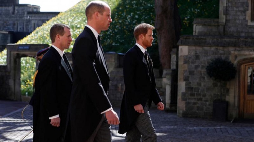 Dudak okuma uzmanları deşifre etti! İşte Prens William ve Prens Harry'nin cenazedeki diyaloğu