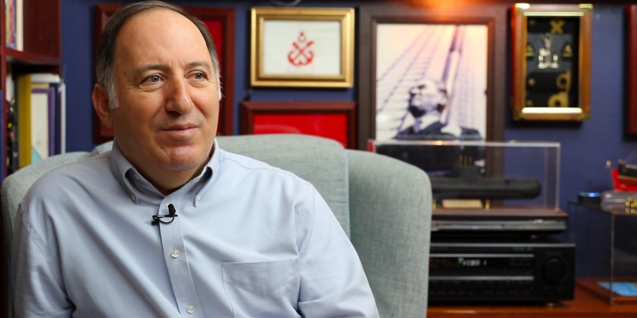 “Bu kelepçe Türkiye’deki fikir hürriyetine, Mavi Vatan’a ve 83 milyona takıldı” Emekli amiral Cem Gürdeniz'den "elektronik kelepçe" tepkisi!