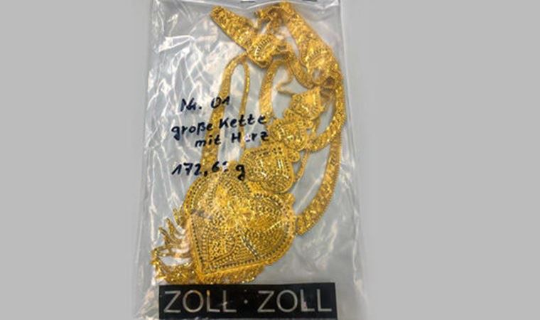 Polis, Türk yolcunun çorabındaki altına el koydu