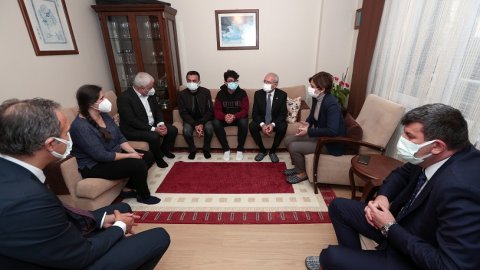 CHP lideri Kılıçdaroğlu'ndan Kemal Gülhan’ın ailesine taziye ziyareti