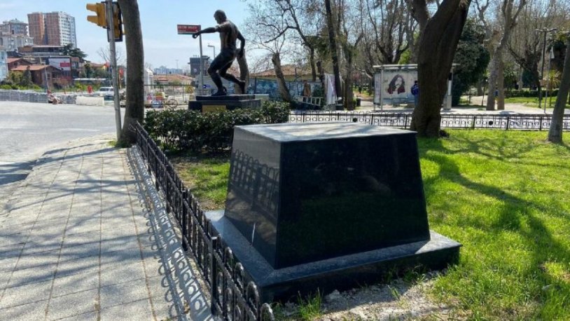 Kaide yerleştirildi! Fenerbahçe bir efsanesinin daha heykelini dikiyor