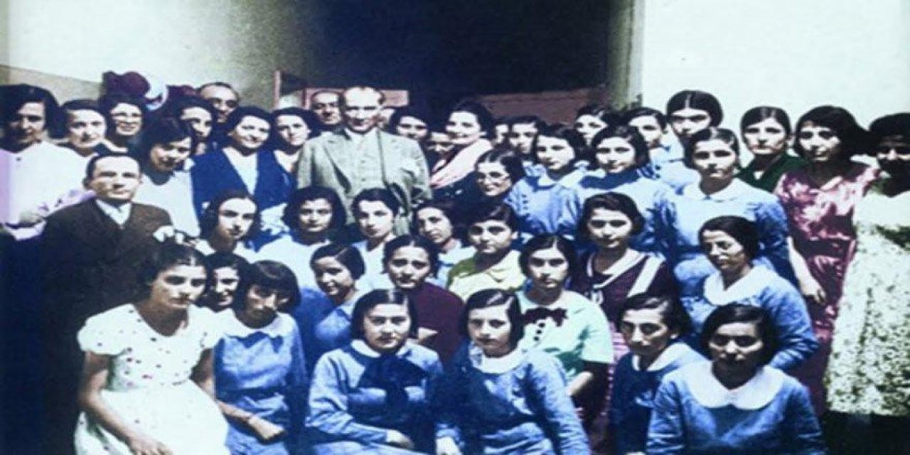 "Tertemiz bir nesil yetişiyor gözüm arkada kalmayacak" Atatürk, 23 Nisan’ı armağan ettiği çocuklara böyle seslendi.
