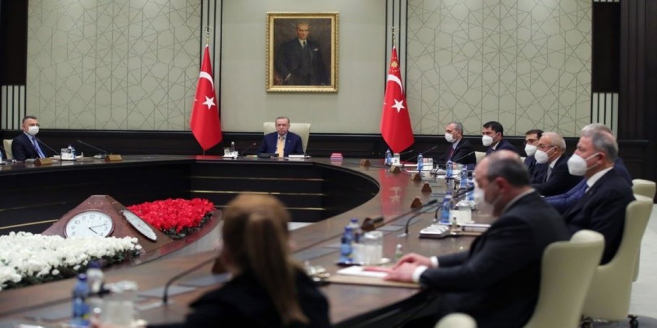 Hangi bakanların koltuğu sallantıda?  Kimler gidecek yerlerine kimler gelecek? Deniz Zeyrek "kabine revizyonu"na dair kulis bilgilerini yazdı!