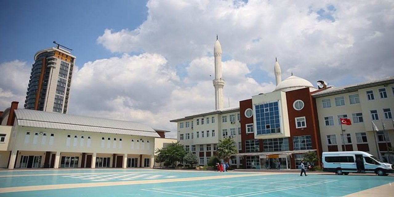İmam hatip liselerine ayrıcalık tanındı! AKP'nin politikası pansiyonlu liselerde de kendini gösterdi!
