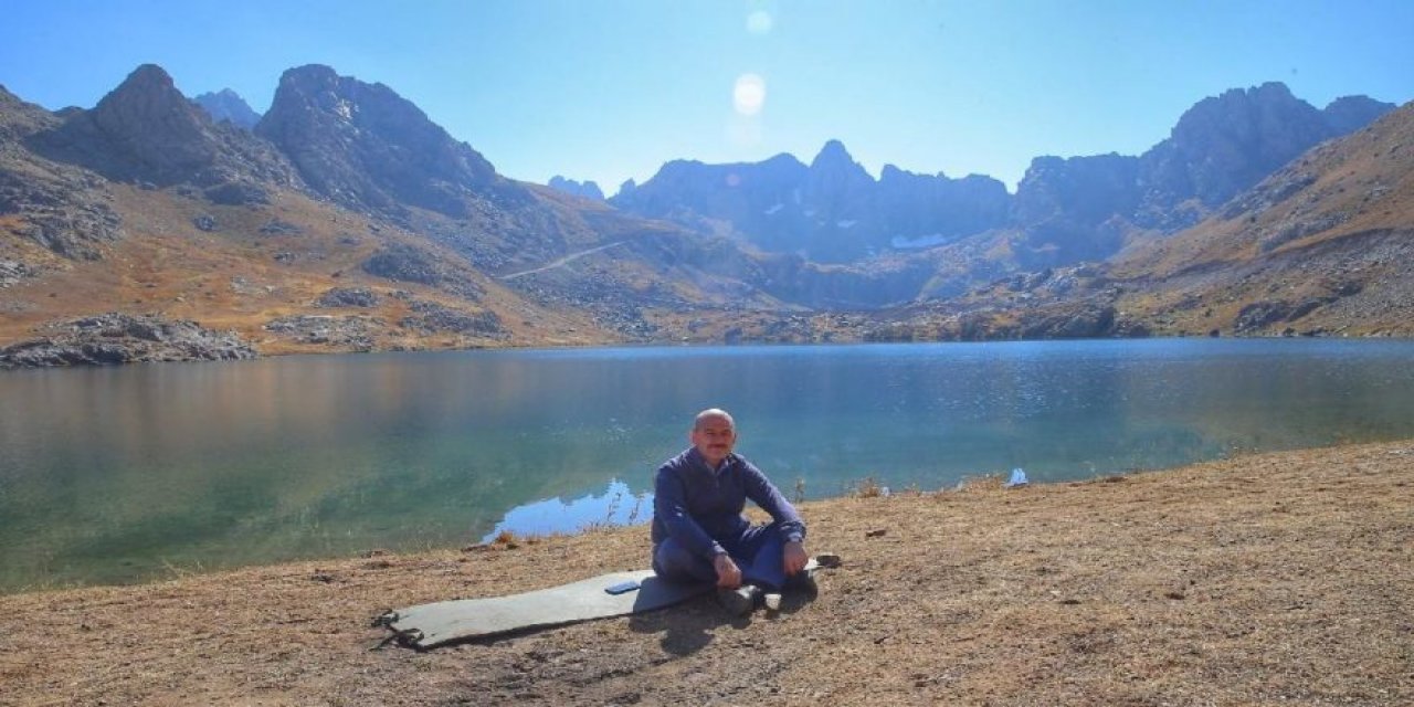 Soylu'dan Hakkari paylaşımı: Huzurla kahvemizi içiyoruz