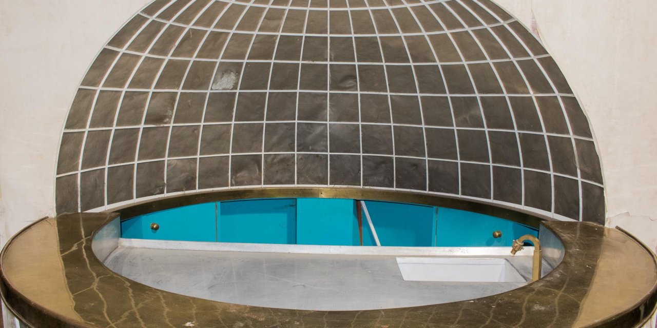 Adolf Hitler'in barı rekor fiyattan satışa çıktı!