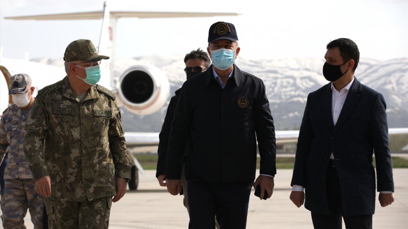 Milli Savunma Bakanı Hulusi Akar ve komutanlar Irak sınırında