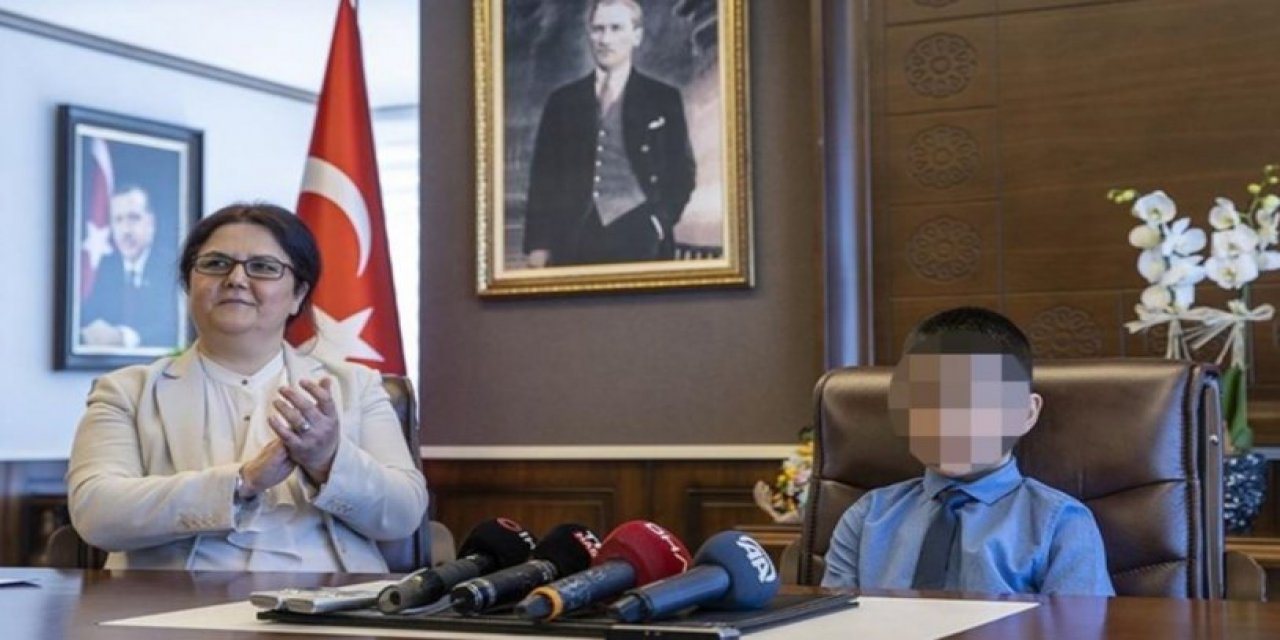 "Yakışmadı sayın Bakan!" Deniz Zeyrek'ten Bakan Derya Yanık'a "23 Nisan" tepkisi: Oruç tuttuğunuzu, koltuğu borçlu olduğunuz insanlara duyurmak amacıyla...