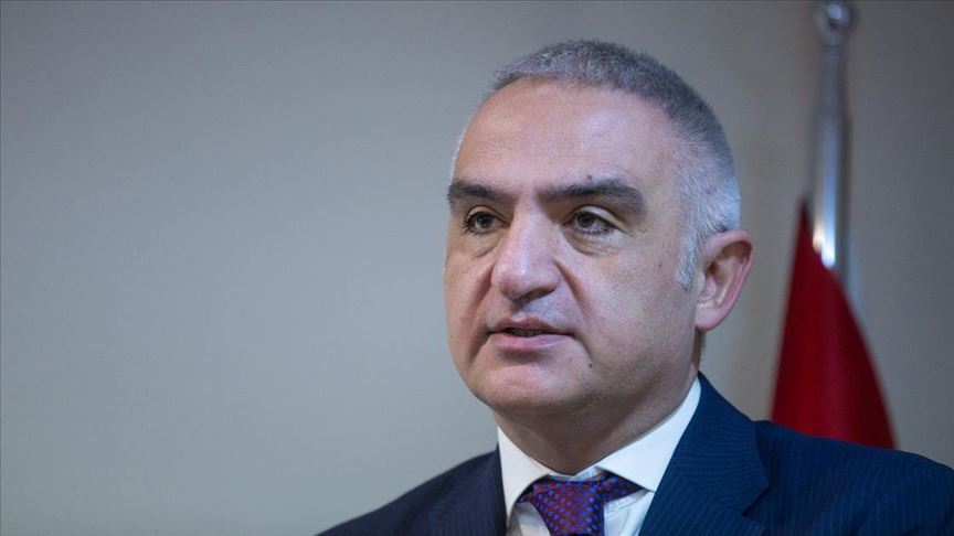 'Kısıtlamada turist olmak avantajlı' açıklaması yapmıştı... Turizm Bakanı Mehmet Nuri Ersoy'a tepki yağdı!