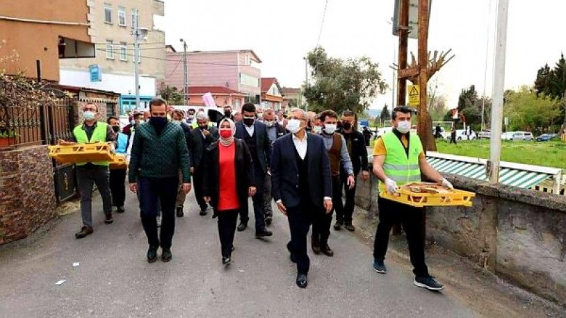 AKP'li Belediye'den 'lebalep' pide dağıtımı!