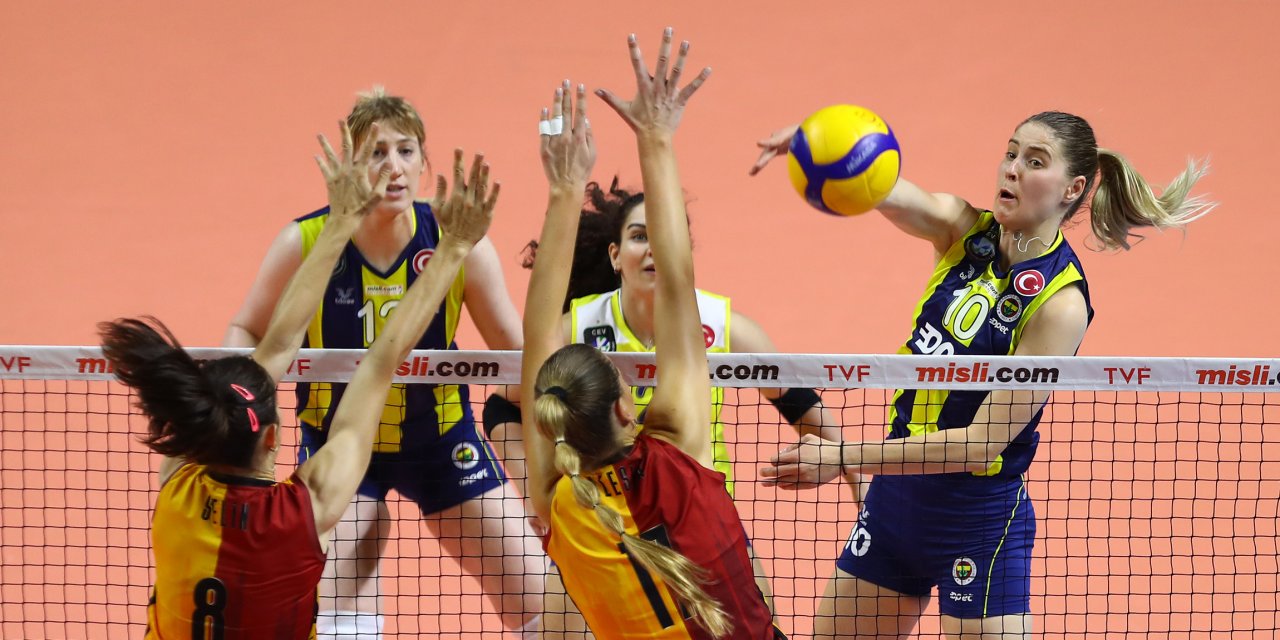 File derbisinde kazanan Fenerbahçe Opet