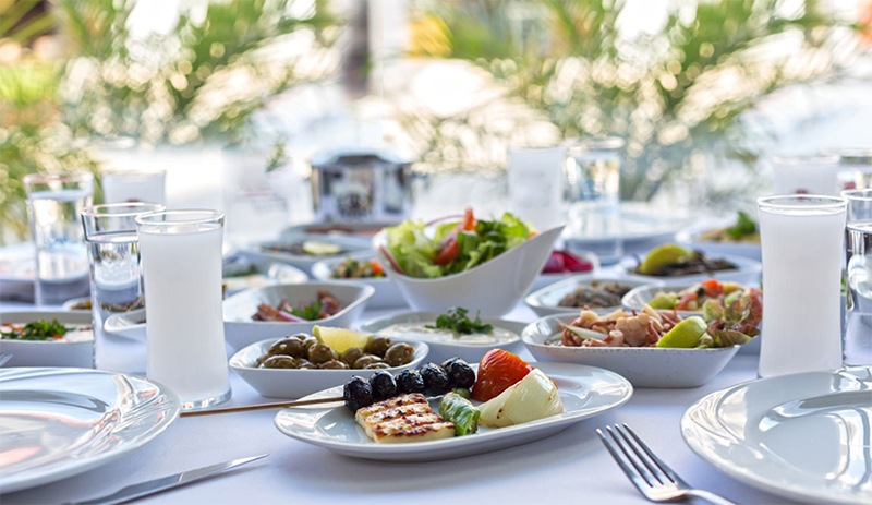 'Alkol satışı yasağı' dünyanın gündeminde! Turizmde iptaller başladı