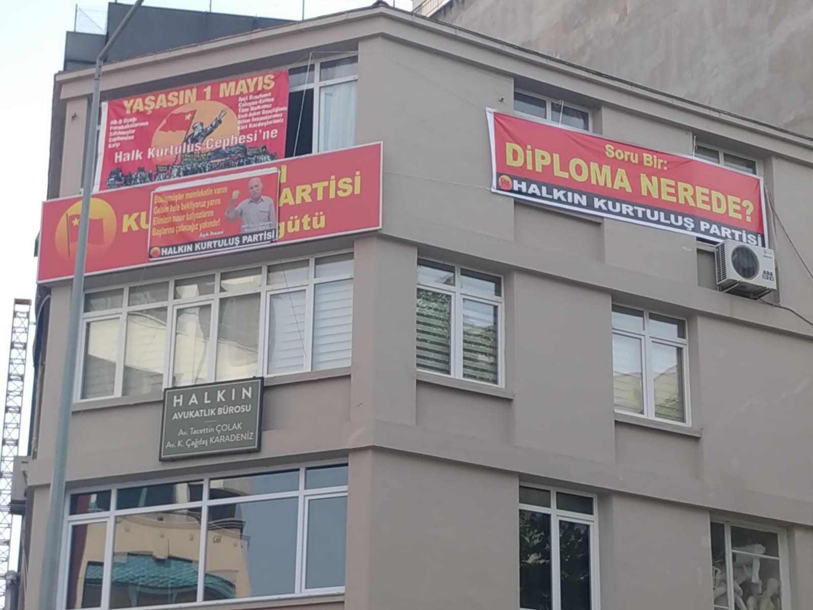 Halkın Kurtuluş Partisi vazgeçmiyor! 'Soru Bir: Diploma Nerede?'