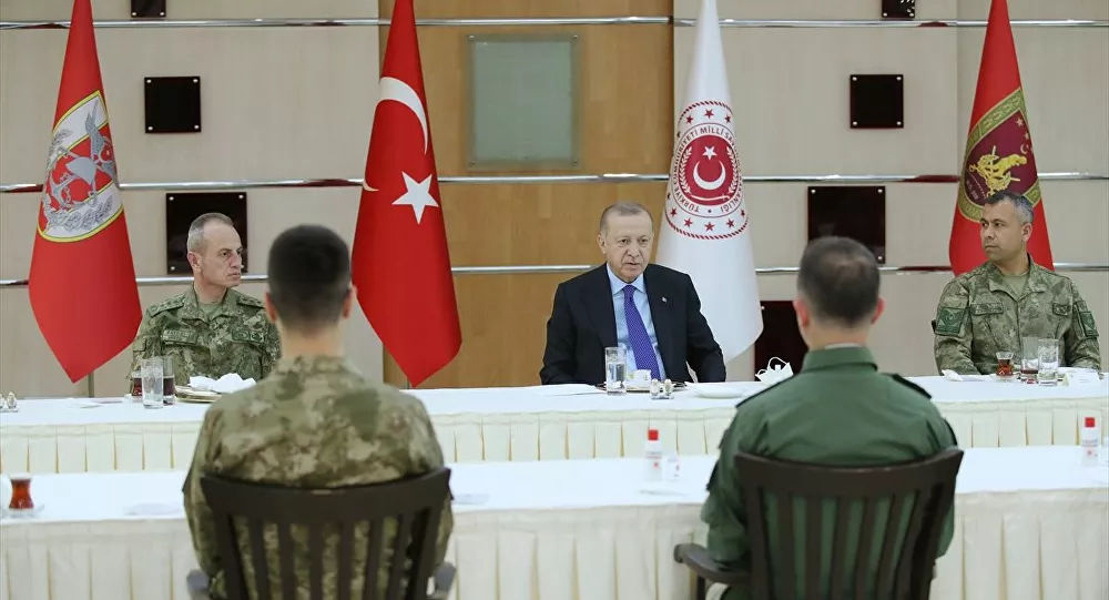 Tayyip Erdoğan, Hulusi Akar ve askerlerle iftar yaptı