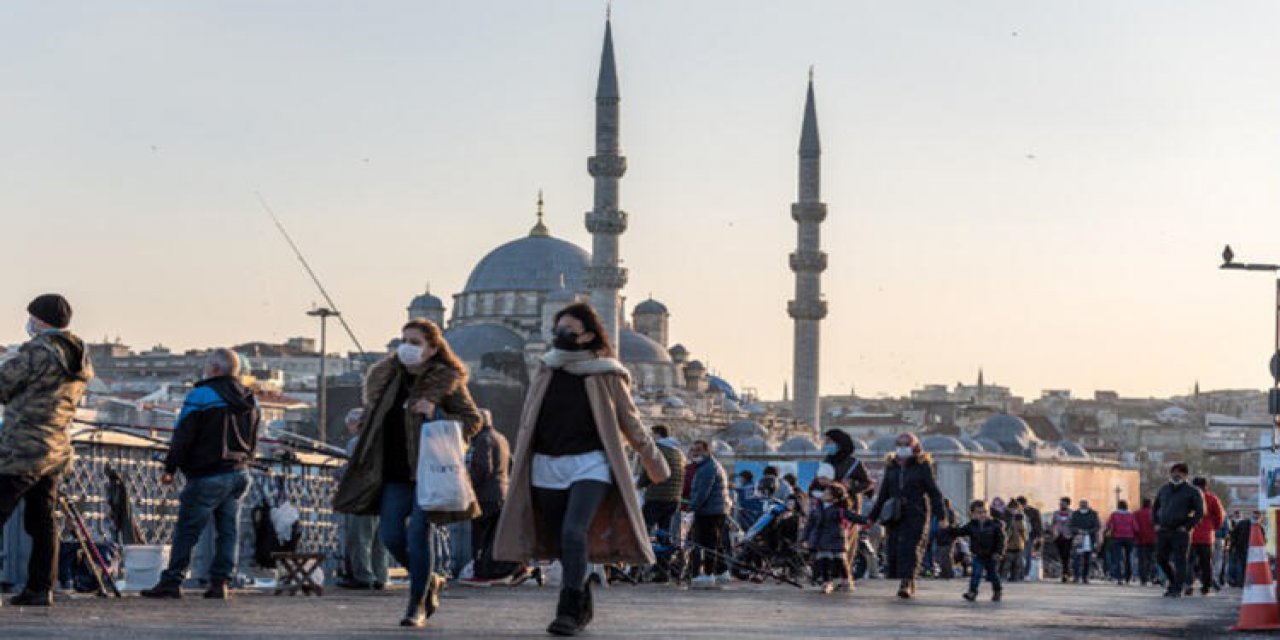 Pandemiden sonra bizi neler bekliyor? Her yıl aşı olacak mıyız? İşte merak edilen soruların yanıtları...
