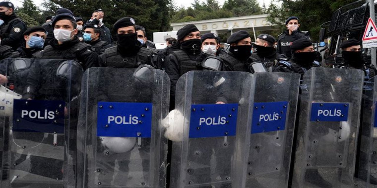 ÇHD "İçişleri Bakanlığından 1 Mayıs öncesi personelini garantiye alma genelgesi" diyerek duyurdu! Emniyet'ten tartışma yaratacak genelge: Görüntü kaydetmek artık yasak