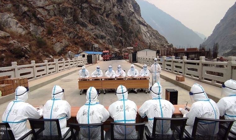 Yeni dünyada görüşmeler böyle oluyor... Çin ve Nepal heyetlerinin görüşmesi gündem oldu!