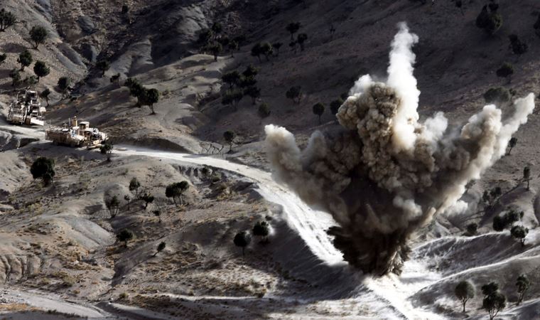 Afganistan'da bombalı saldırı! En az 30 kişi hayatını kaybetti