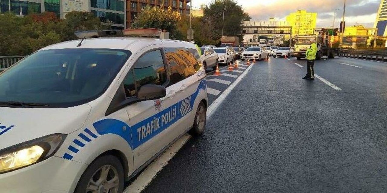 İstanbullular dikkat! Bugün bu yollar trafiğe kapalı!