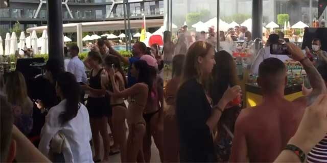 Antalya'da yüzlerce kişilik 'korona' partisi verildi